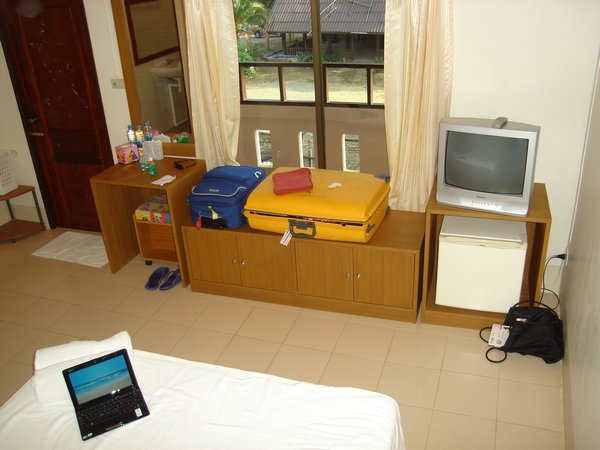 Front Beach Motel room, clean basic and CHEAP