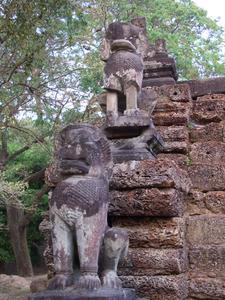 Lion statues at Preah Khan