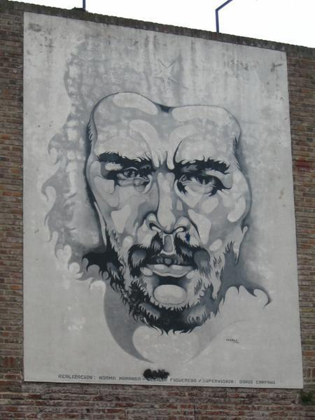 che guevara's mural on a wall in rosario