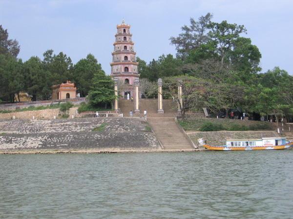 Thien Mu Pagoda 1