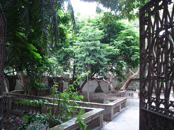 Villa courtyard, Gulangyu