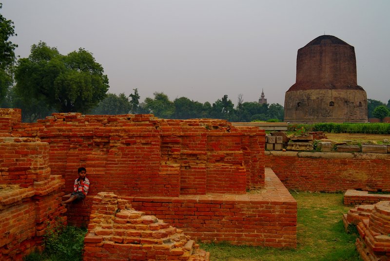 Kid hanging out in Sarnath