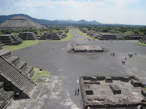 The view from the Pyramid of the Moon