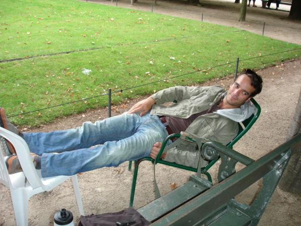 reclining john in the tuilleries