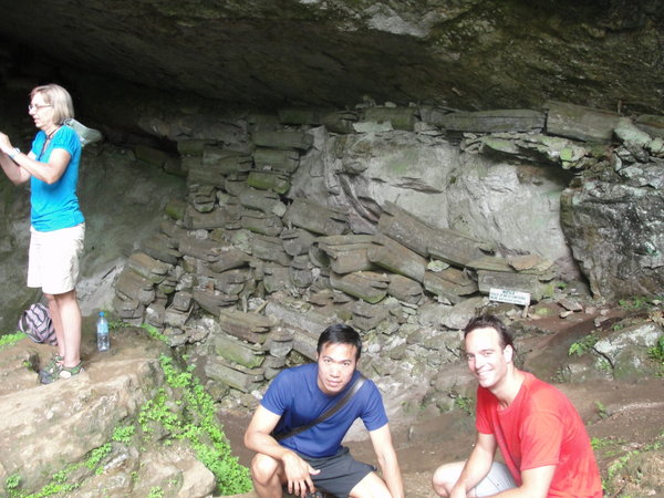lumiang burial cave