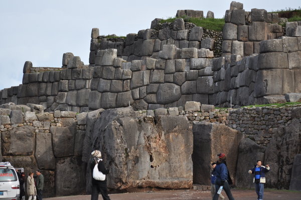 Saqsayhuaman teeth