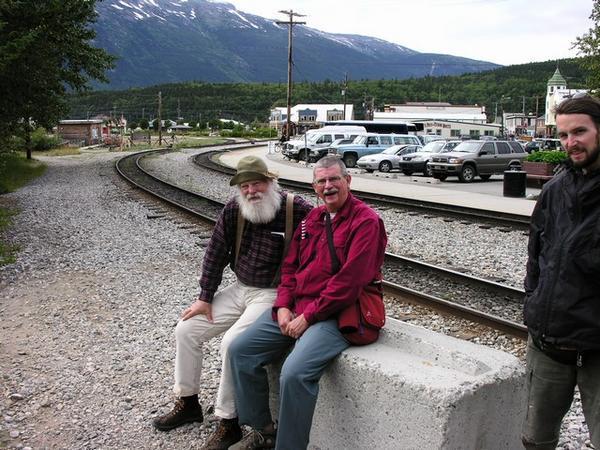 Bob and an ole gold miner, looking for their fortune?