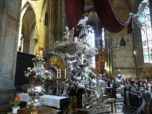 Silver alter 2 tons were used 