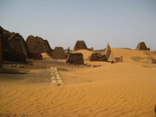 MEROE PYRAMIDS