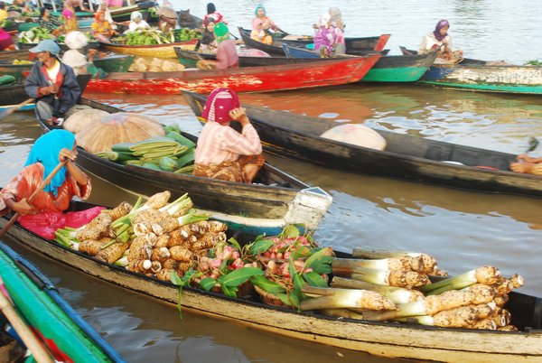 Lok Baintan floating market