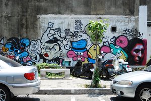 artsy grafitti near the old wall