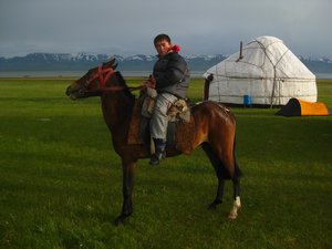 Song Kul horseback trek day 2