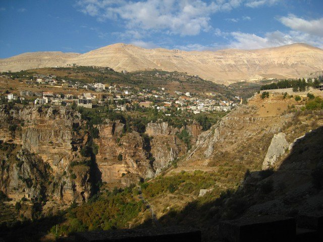 Qadisha valley hike 
