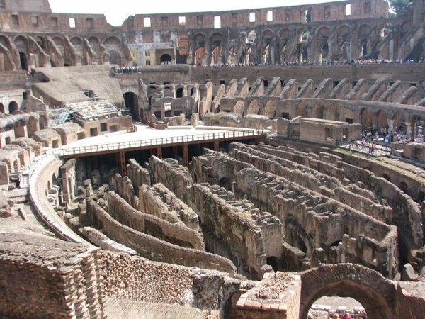 inside the Colosseum (640x480)
