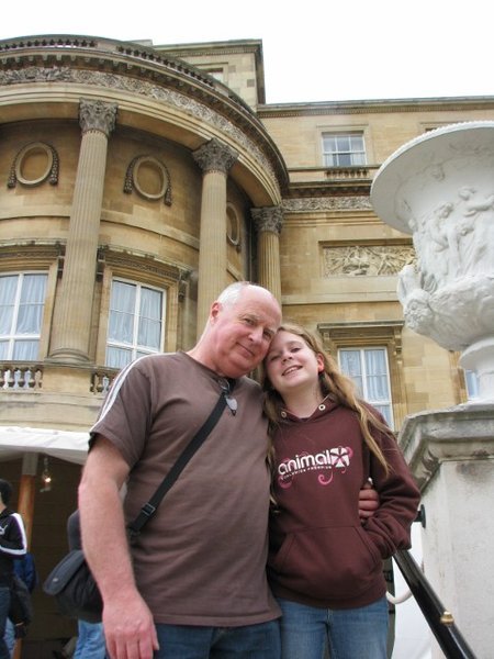 Robert & Hannahh at Buckingham Palace