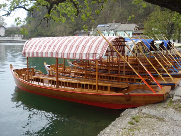 Pletna boats at Lake Bled