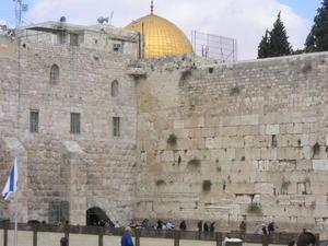 Proximity of the Wailing Wall to the Dome