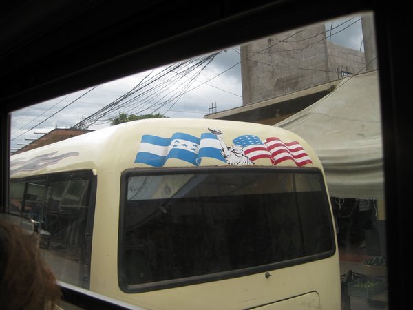 Local collectivo bus