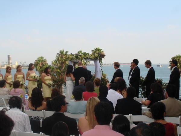 Wedding on the sea cliff