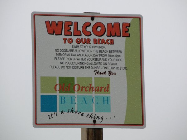 Welcome sign to beach