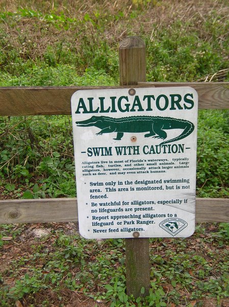Sign right before swimming beach