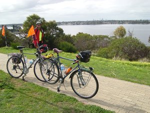 077 Swan River cycle path - Jen