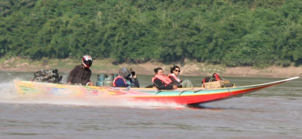 Fast boat to Luangprabang