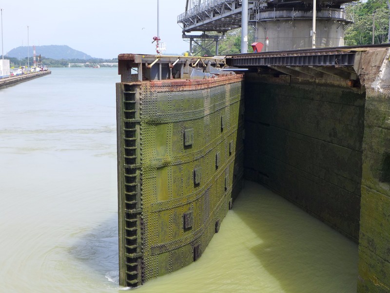 Riveted gates of the Pedro Miguel locks (2)
