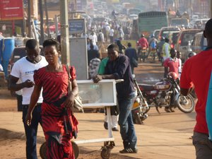 Lebhaftes Treiben in Kampala