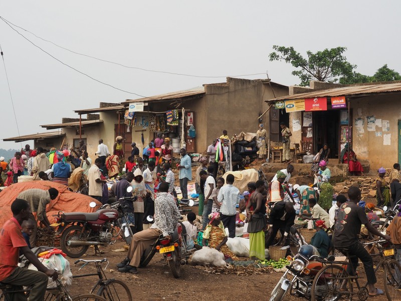 Straßenmarkt im Dorf