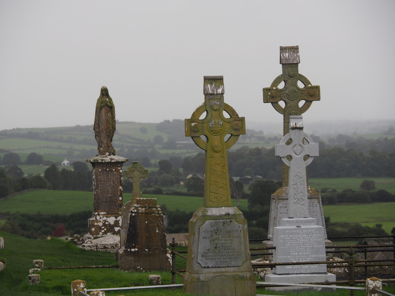 Rock of Cashel: Friedhof mit Blick ins Hinterland