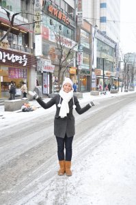 Happy to see snow in Insadong!