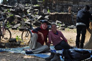 Picnic lunch at Banteay Top!