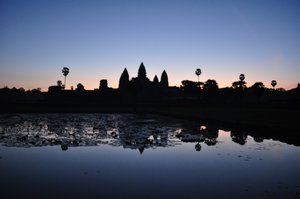 Angkor Wat at the first signs of colour