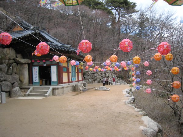 Lanterns lining the walkways to Seokguram Grotto
