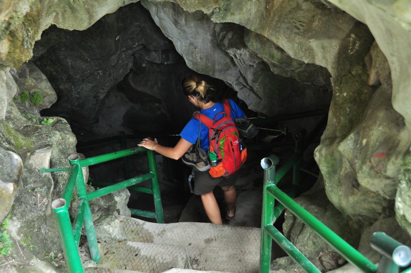 Cave at Eternal Shrine trail