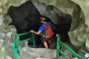 Cave at Eternal Shrine trail