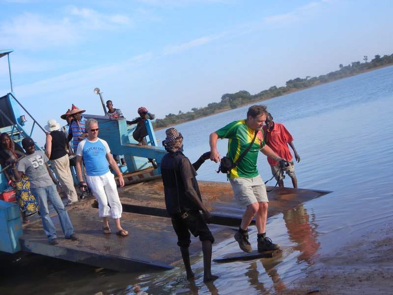 Michael getting off the ferry at Djenne