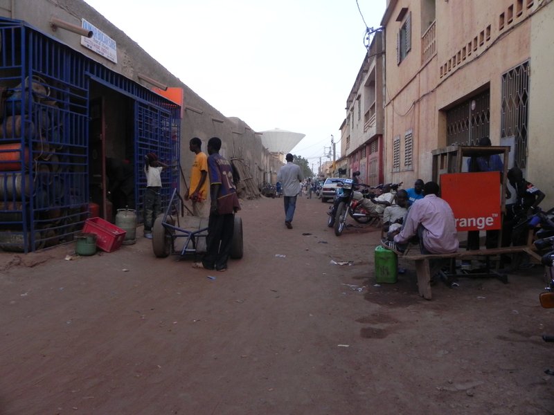 Street scene Mopti.