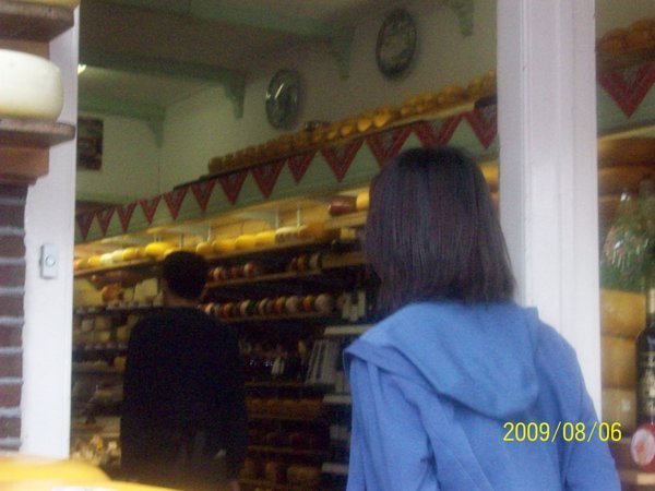Edam cheese shop 