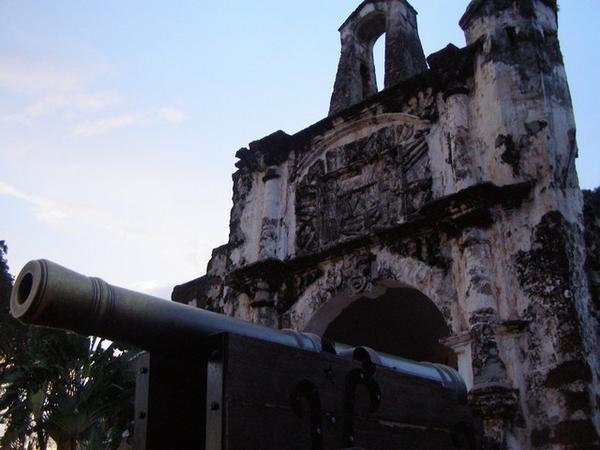 Porta De Santiago