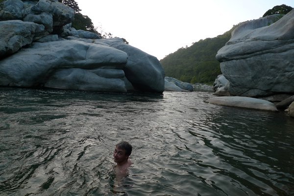 George swimming in Rio Cangraje