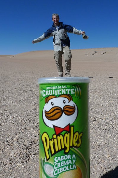 George on world's largest Pringles can