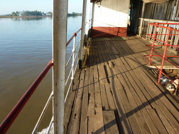 The Hpa An ferry