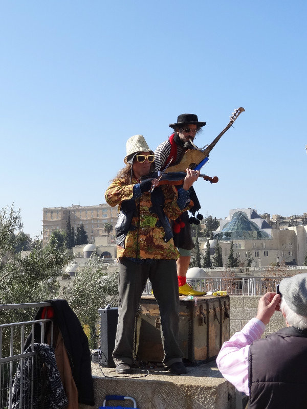 Israel trip 018-Jerusalem entertainers