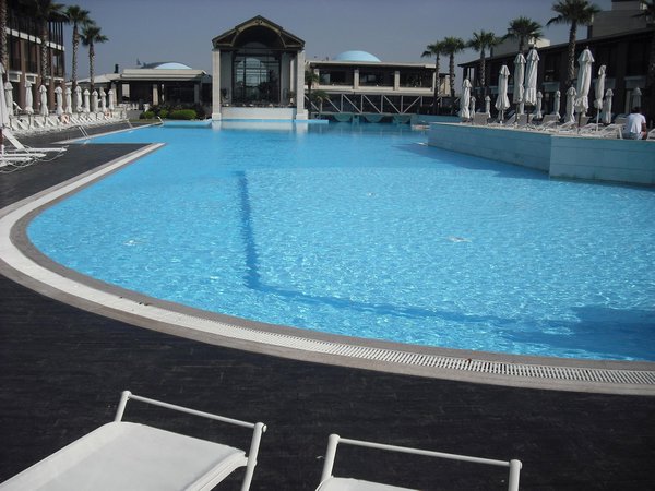 The pool at Hotel Nikopolis