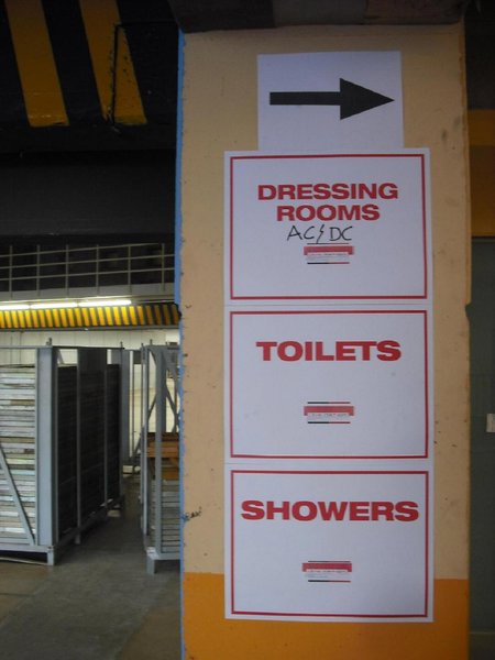 Ooh, backstage AC/DC signs..