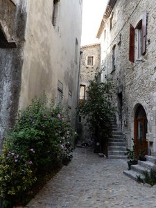 Wandering Through the Alleys of Viviers