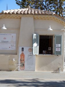 How About a Kiosk That Sells Wine?