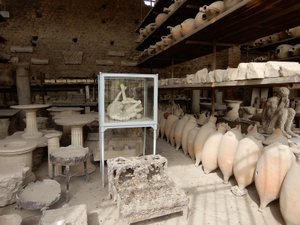 Numerous Artifacts Found in Pompeii